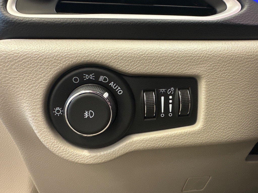 2023 Chrysler Pacifica Image 23