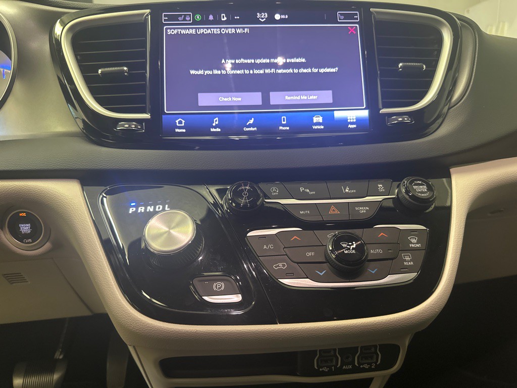 2023 Chrysler Pacifica Image 27