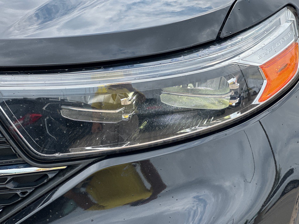 2022 Ford Explorer Image 2