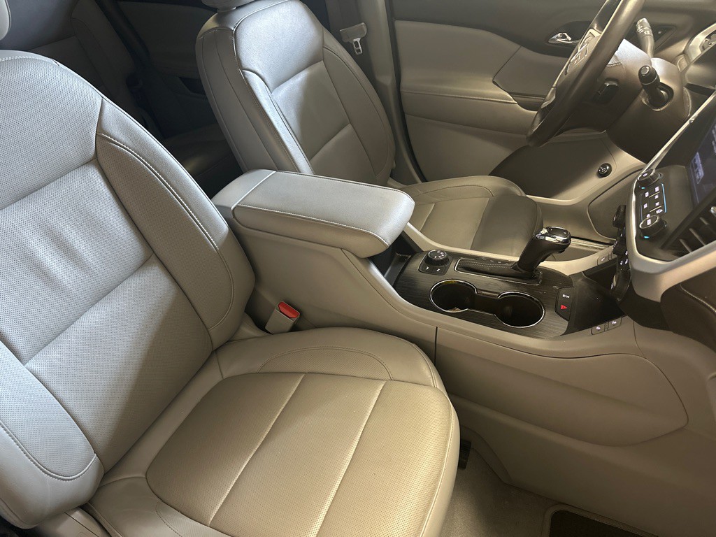 2017 GMC Acadia Image 14