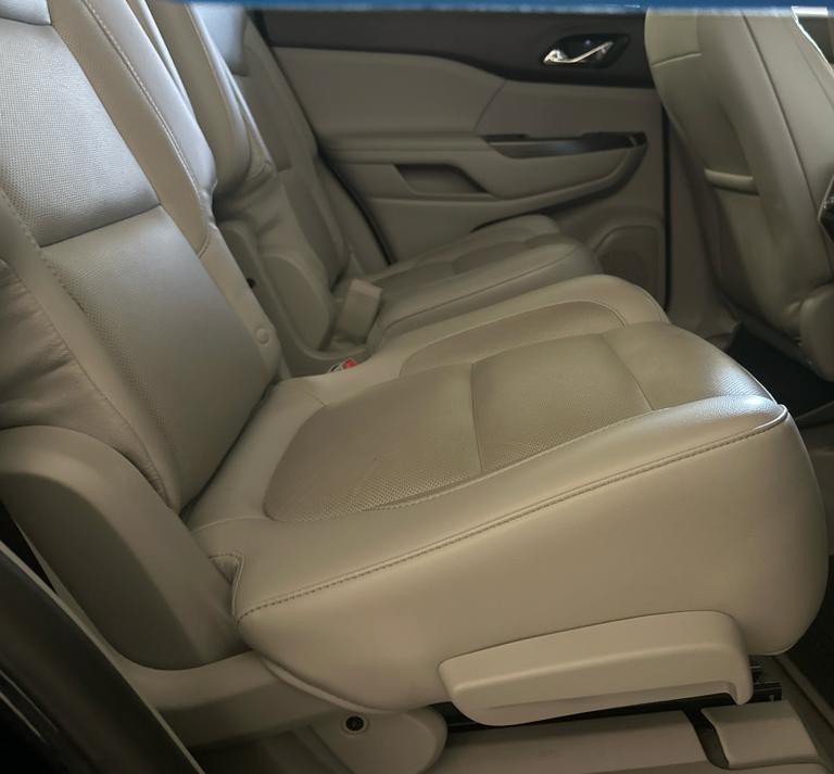 2017 GMC Acadia Image 17