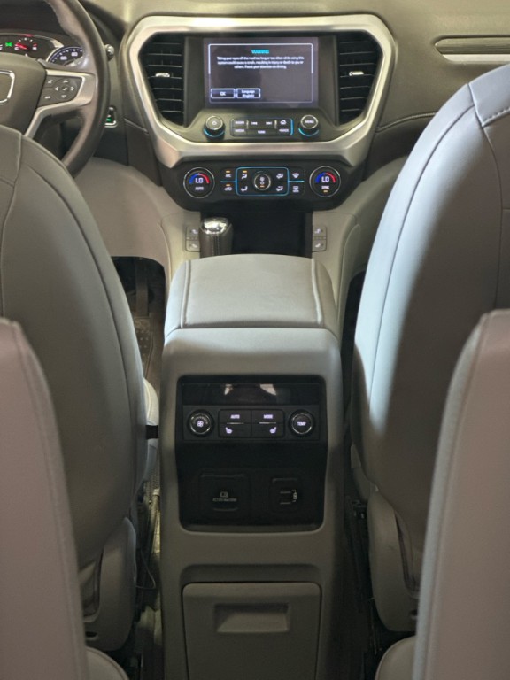2017 GMC Acadia Image 18