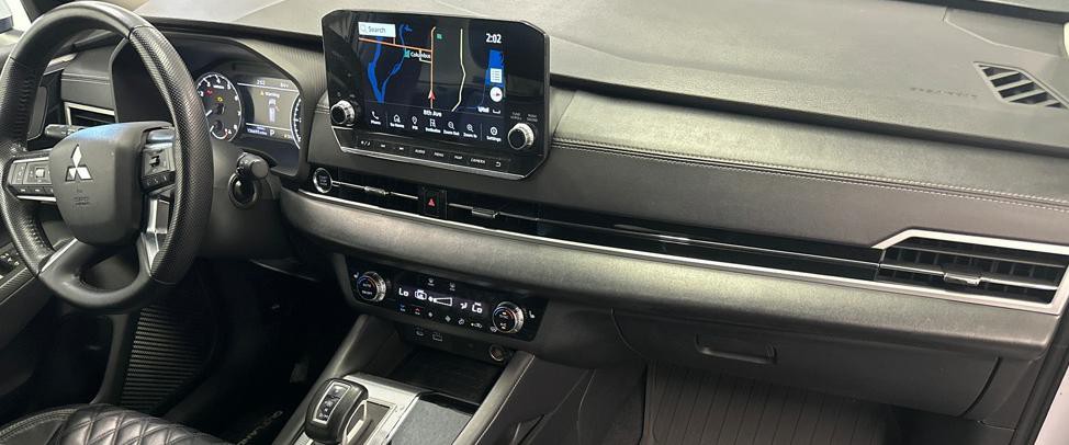 2022 Mitsubishi Outlander Image 4