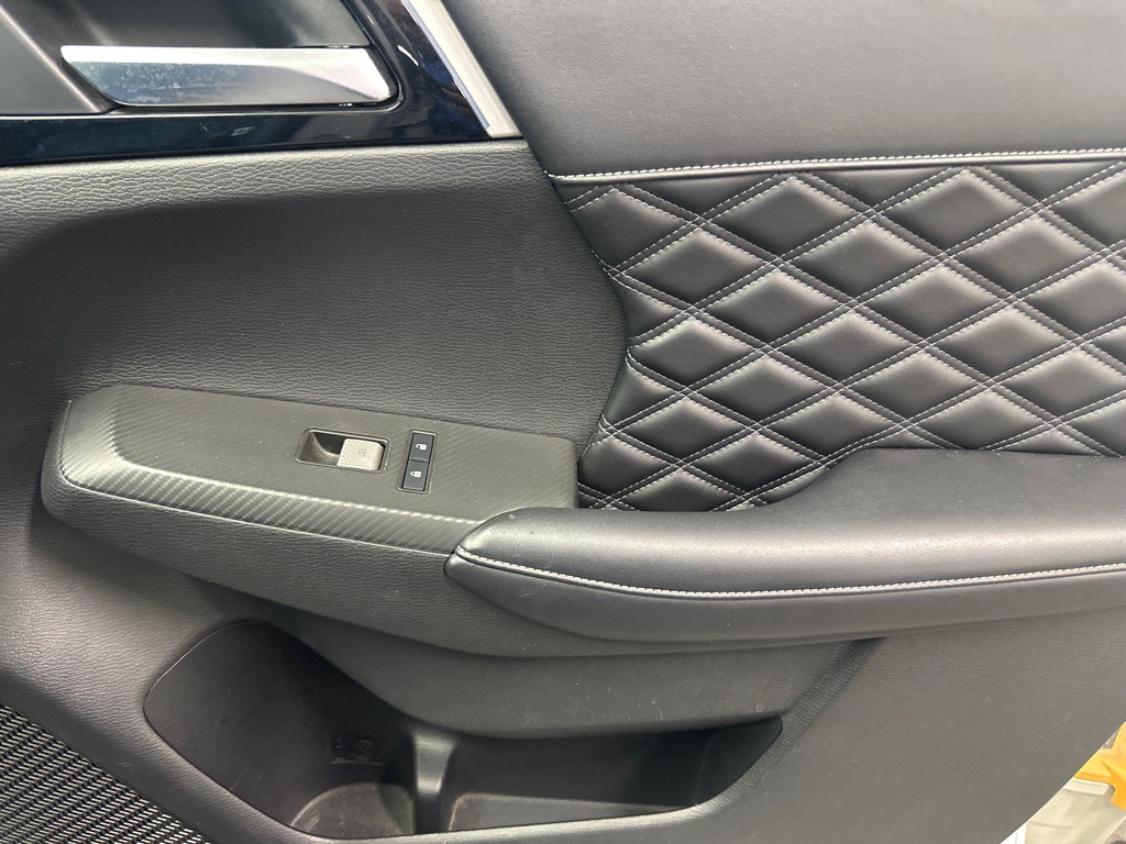 2022 Mitsubishi Outlander Image 6