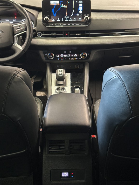 2022 Mitsubishi Outlander Image 13