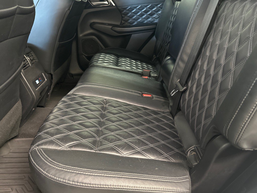 2022 Mitsubishi Outlander Image 14