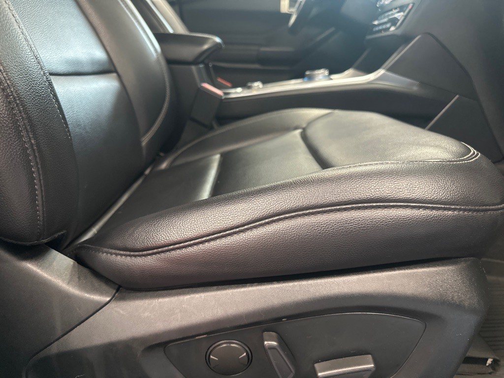 2020 Ford Explorer Image 8