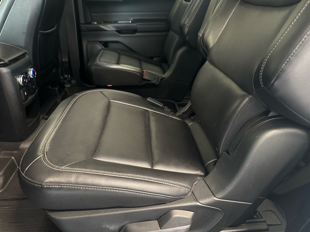 2020 Ford Explorer Image 16
