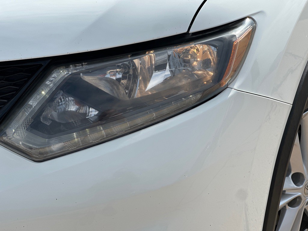 2016 Nissan Rogue Image 2