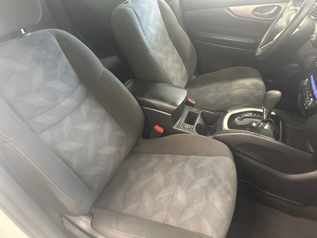 2016 Nissan Rogue Image 13