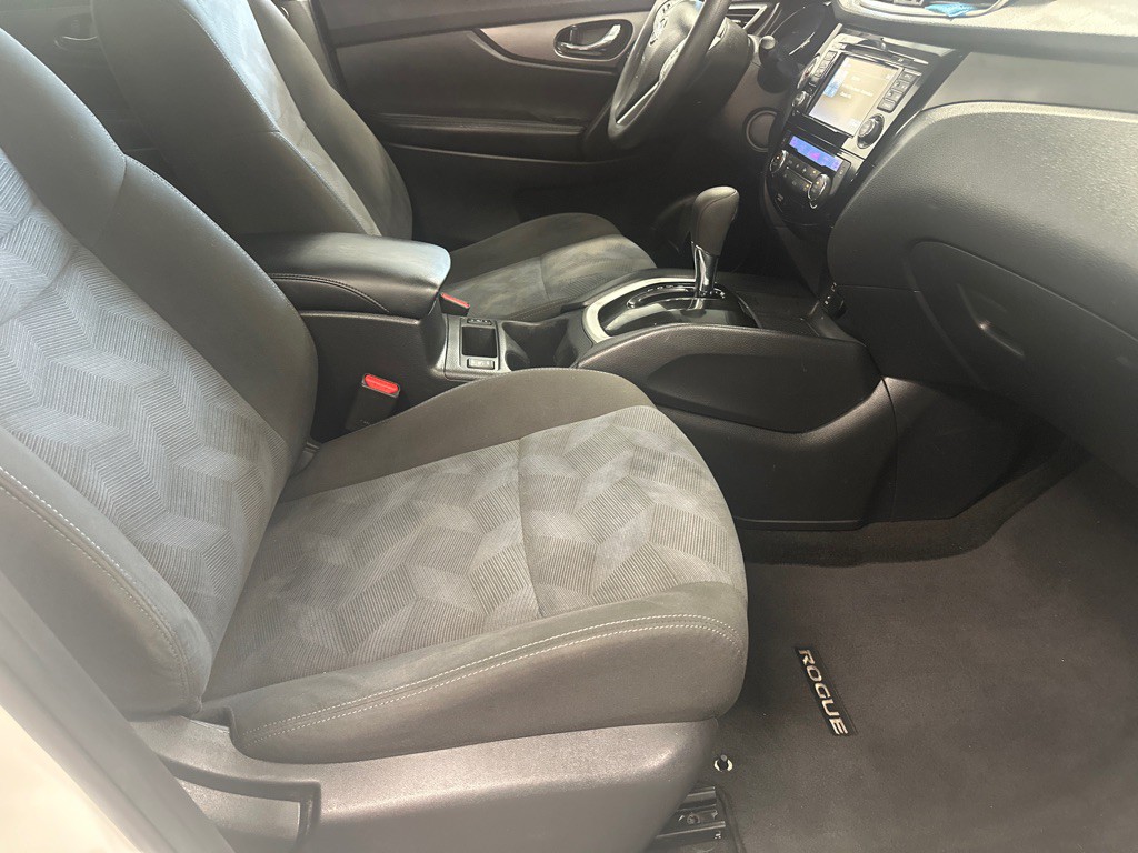 2016 Nissan Rogue Image 14