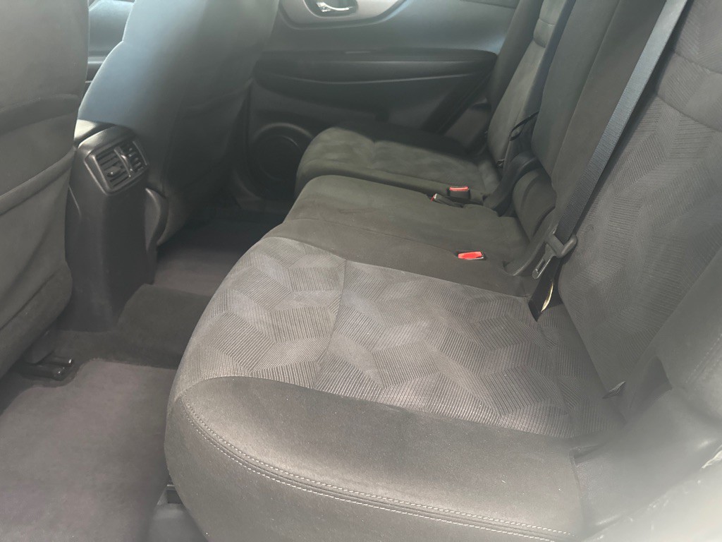 2016 Nissan Rogue Image 21