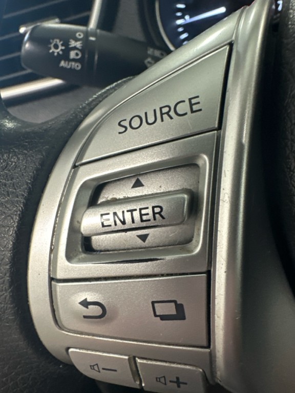2016 Nissan Rogue Image 26