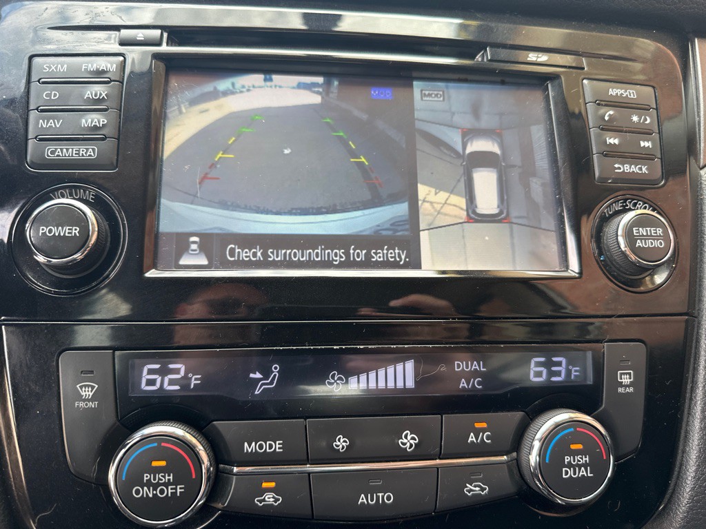 2016 Nissan Rogue Image 30