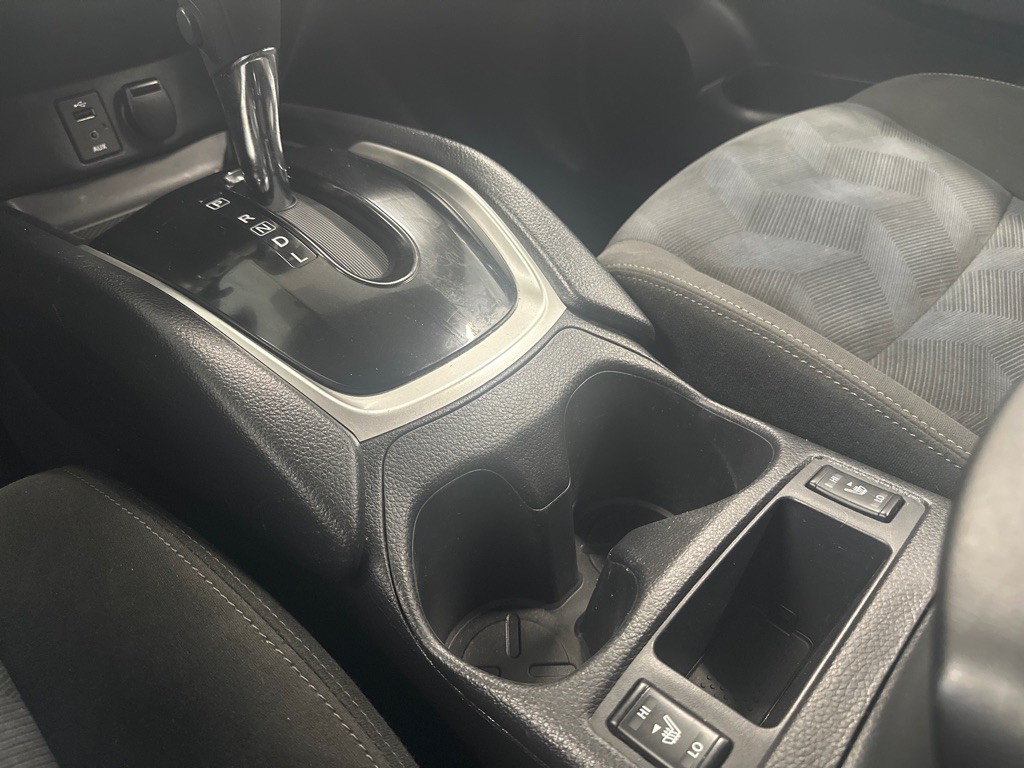 2016 Nissan Rogue Image 32