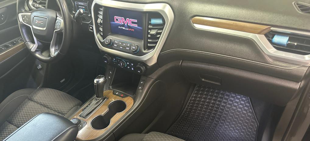 2018 GMC Acadia Image 11