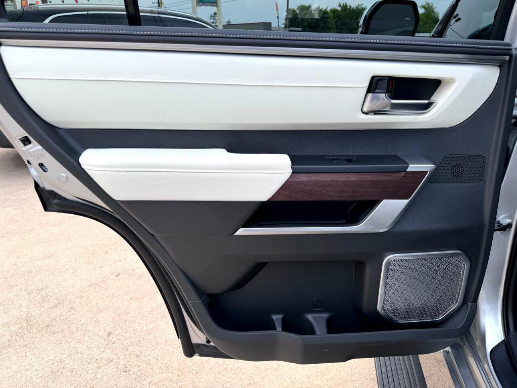 2024 Toyota Sequoia Image 28
