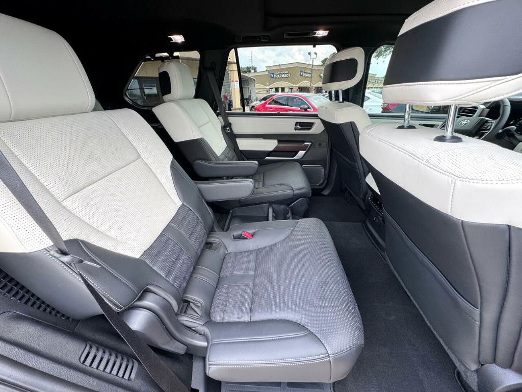 2024 Toyota Sequoia Image 30