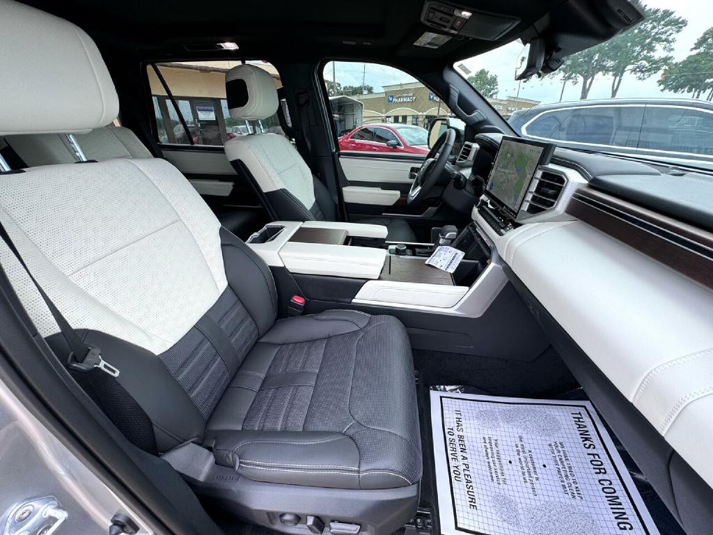 2024 Toyota Sequoia Image 34