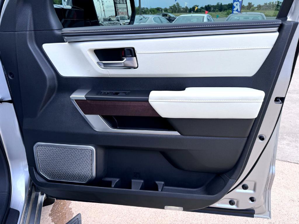 2024 Toyota Sequoia Image 39