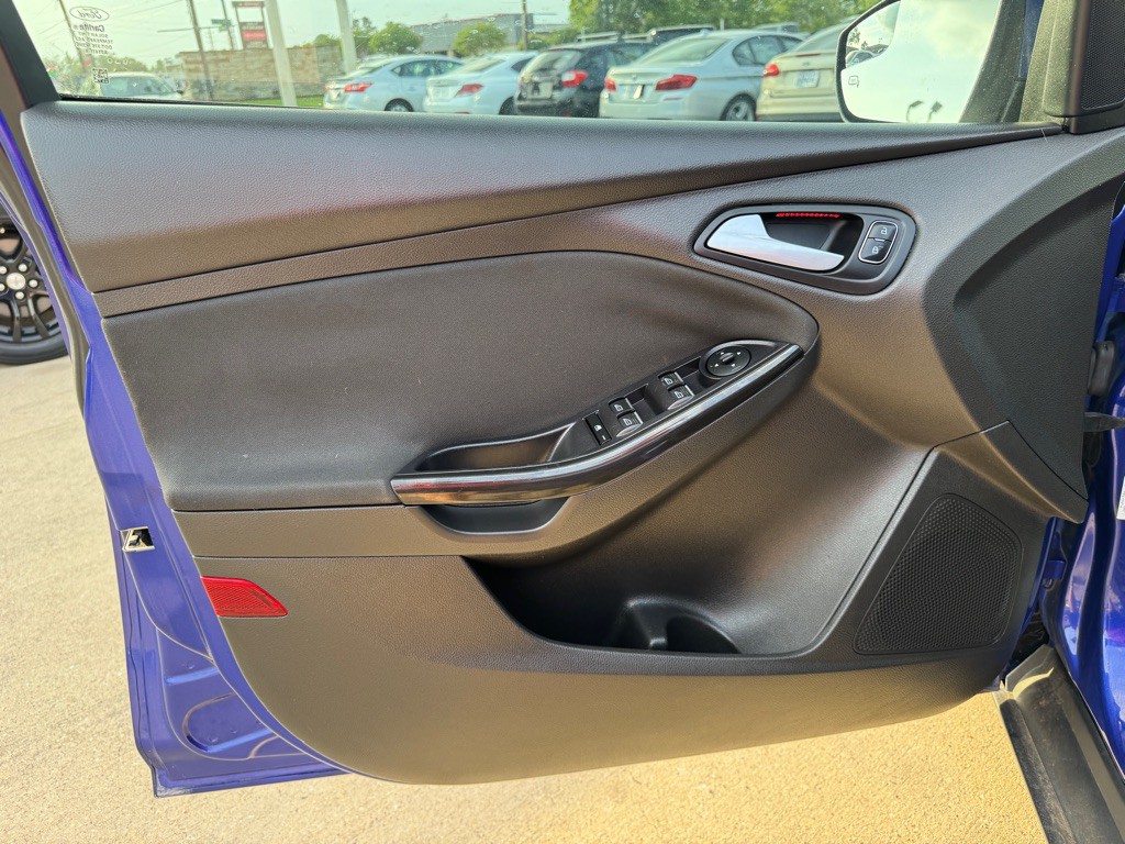 2015 Ford Focus Image 24