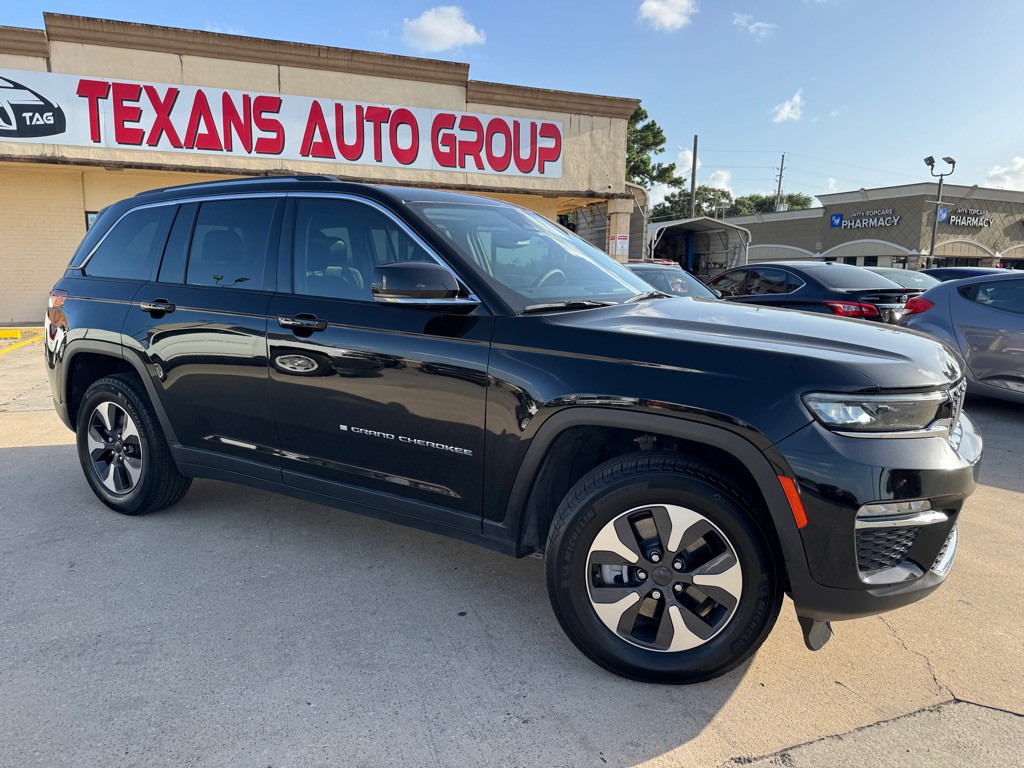2022 Jeep Grand Cherokee Image 2