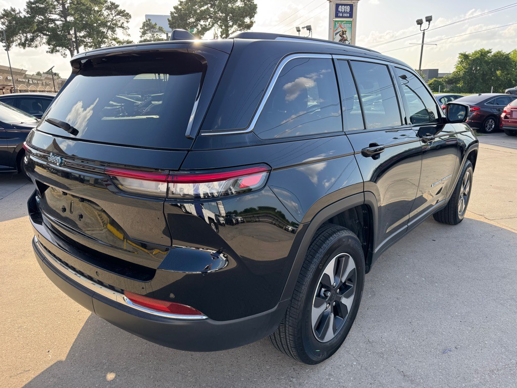 2022 Jeep Grand Cherokee Image 6