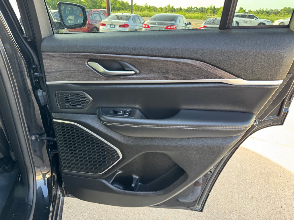 2022 Jeep Grand Cherokee Image 16