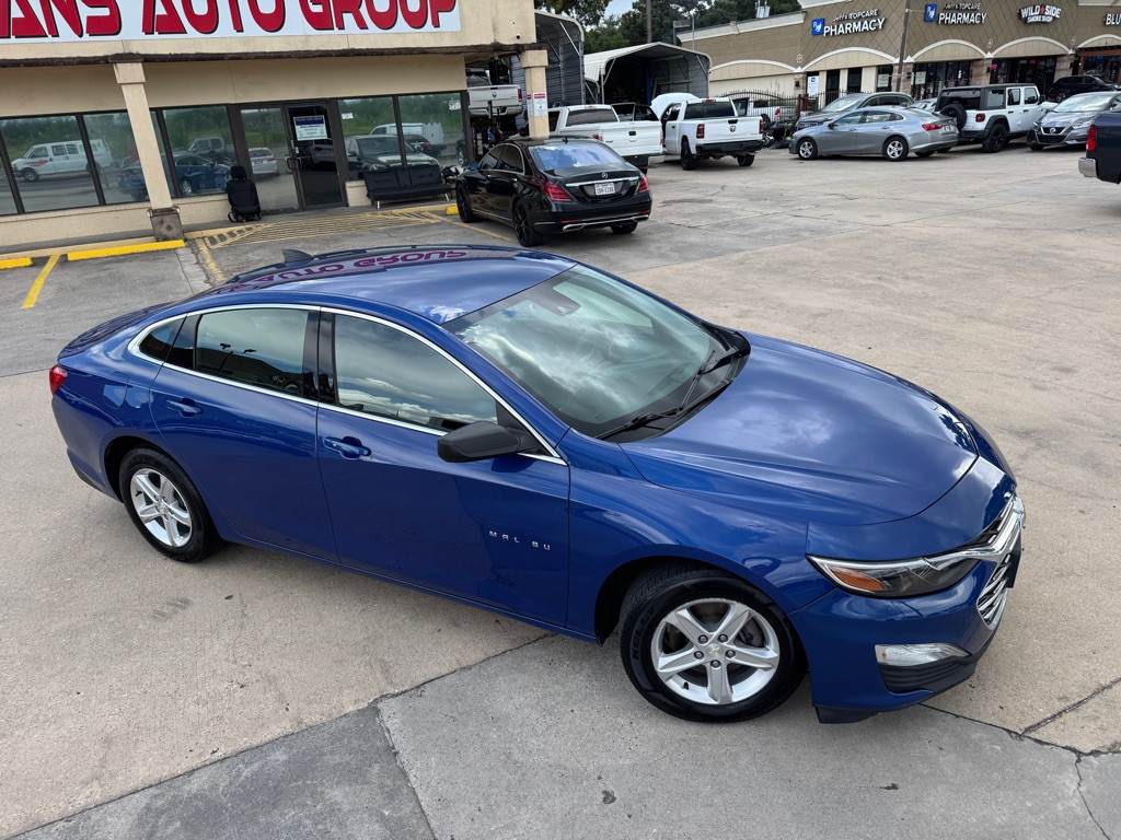 2023 Chevrolet Malibu Image 3