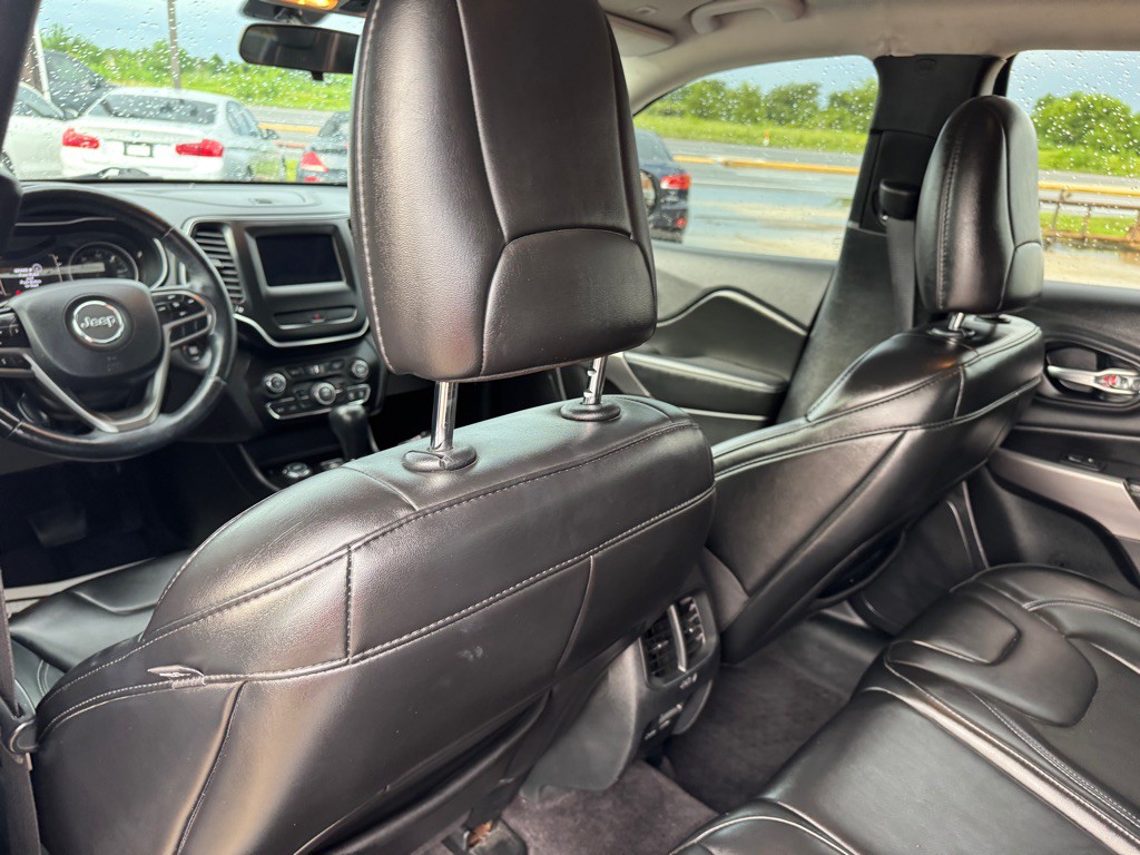 2019 Jeep Cherokee Image 12