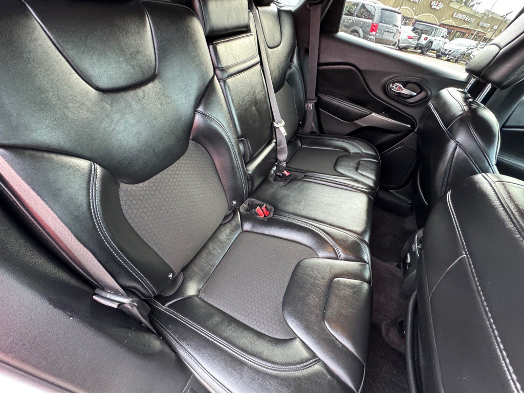 2019 Jeep Cherokee Image 14