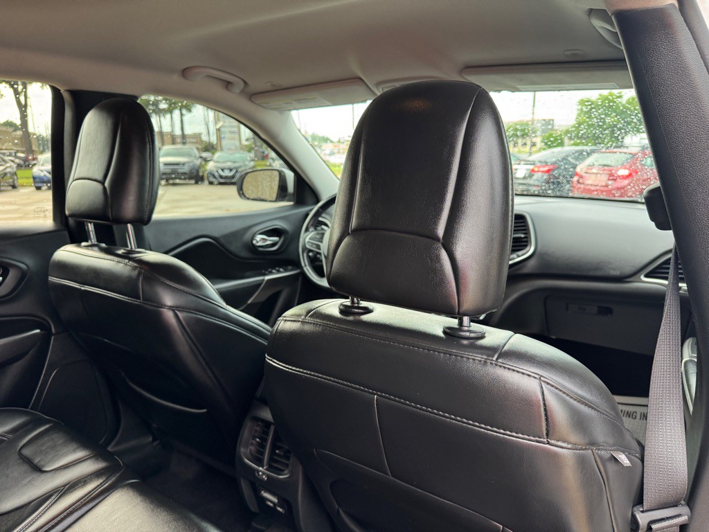 2019 Jeep Cherokee Image 15