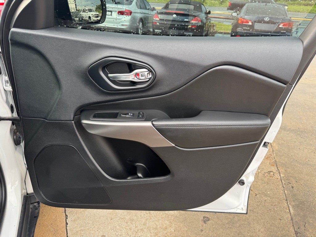 2019 Jeep Cherokee Image 19