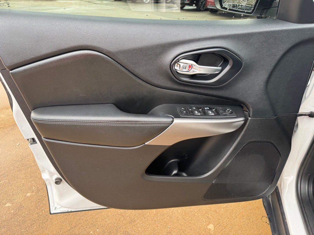 2019 Jeep Cherokee Image 22