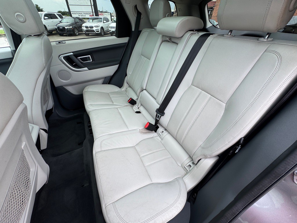 2017 Land Rover Discovery Sport Image 14