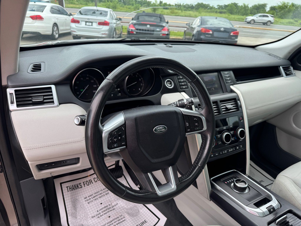 2017 Land Rover Discovery Sport Image 24