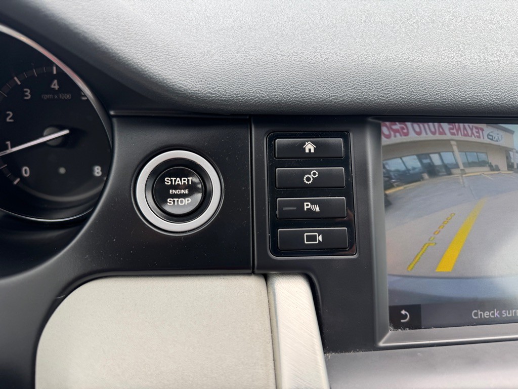 2017 Land Rover Discovery Sport Image 29