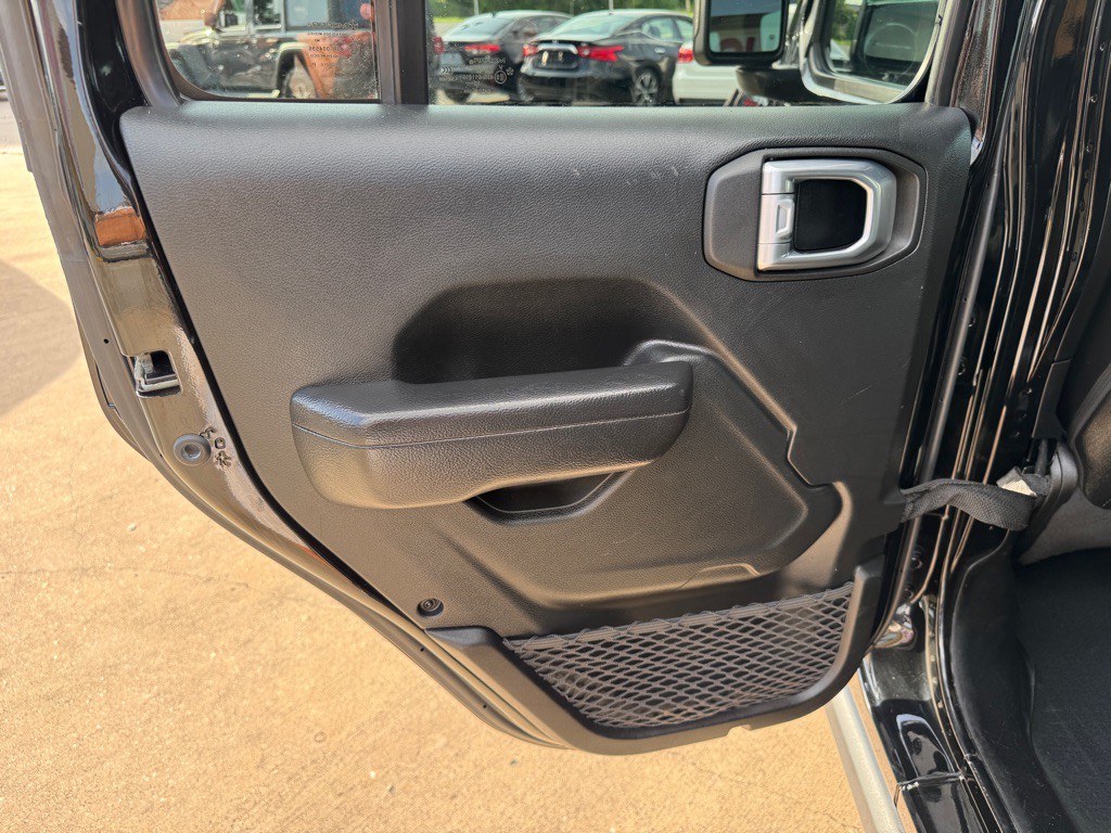 2023 Jeep Wrangler Image 17