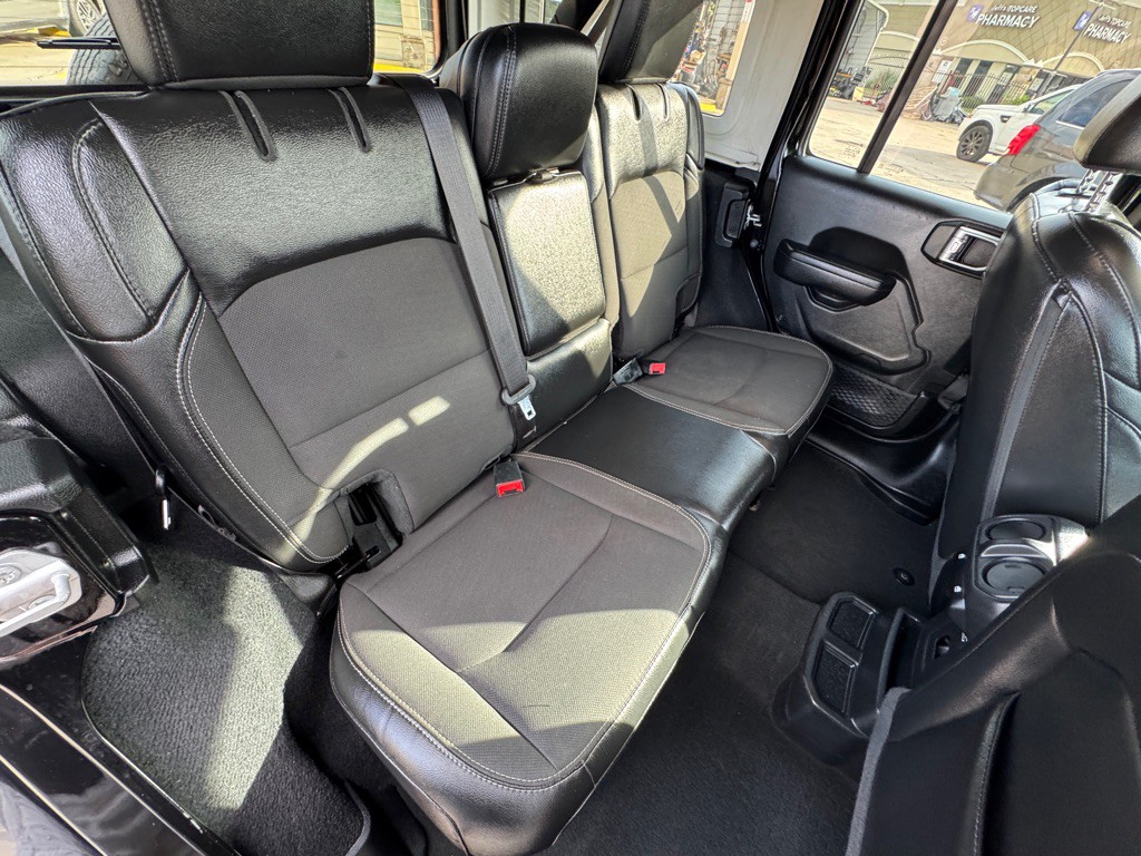 2023 Jeep Wrangler Image 18