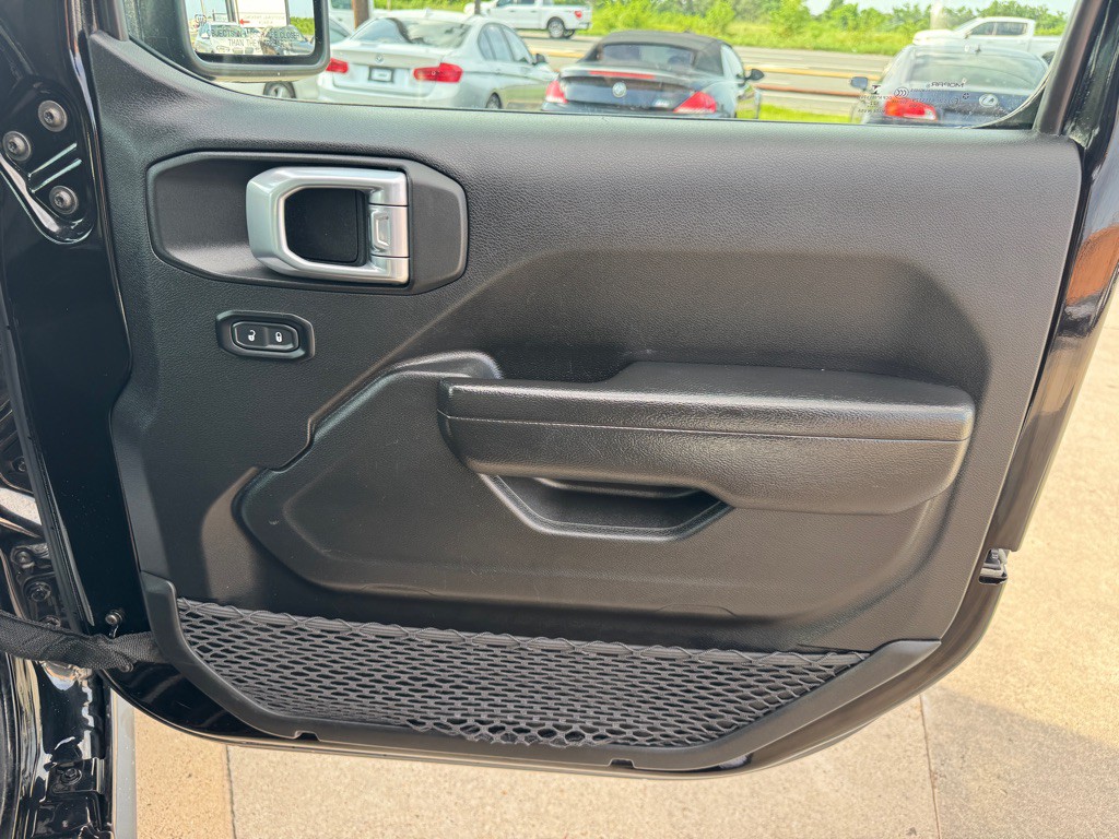 2023 Jeep Wrangler Image 23