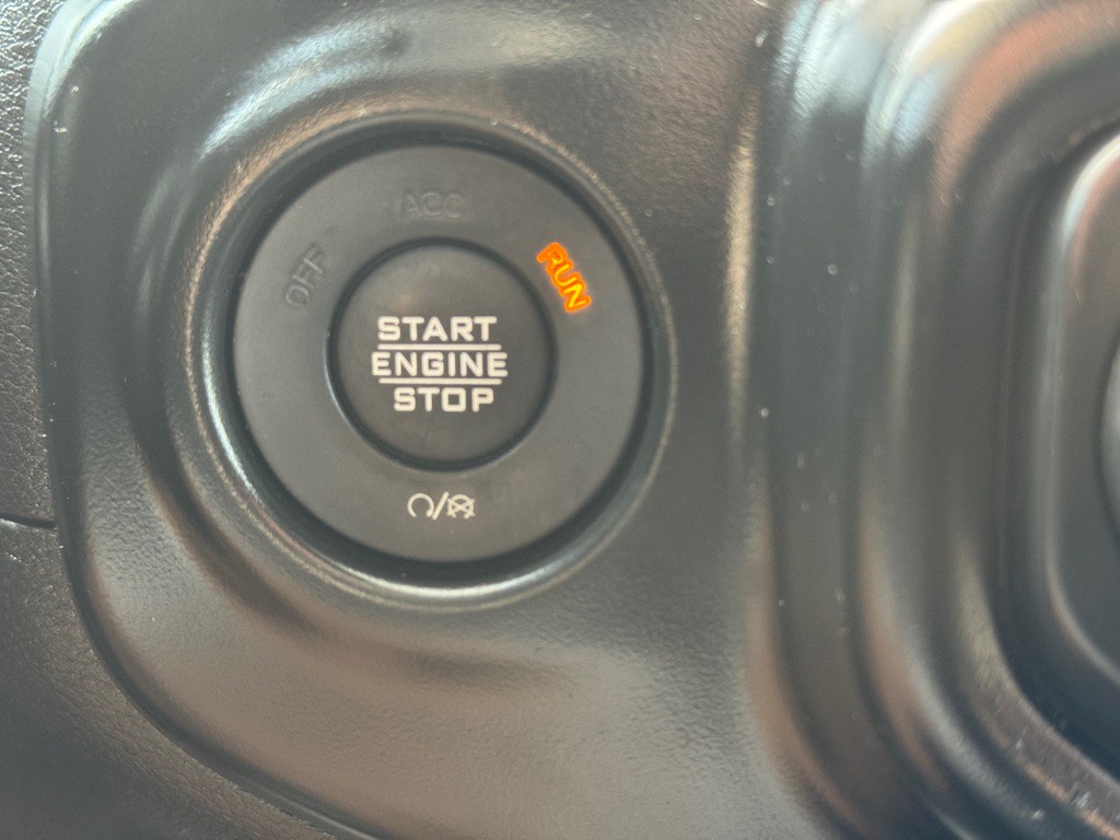 2023 Jeep Wrangler Image 32