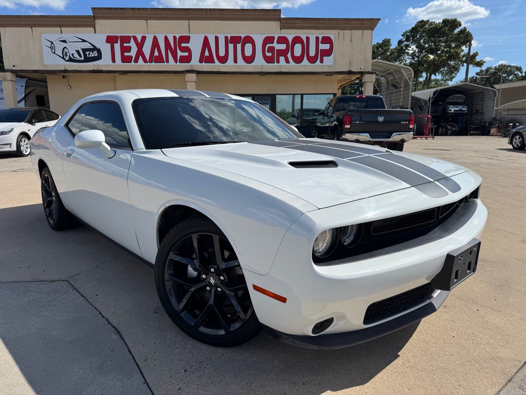 2022 Dodge Challenger Image 1