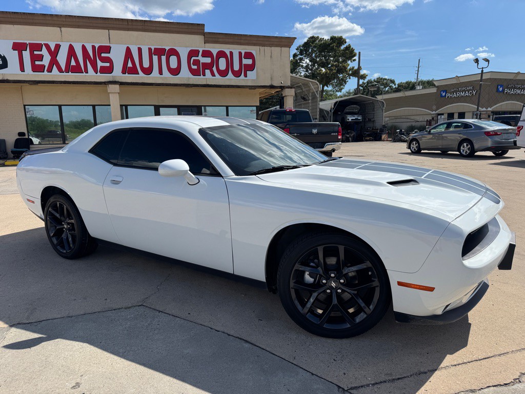 2022 Dodge Challenger Image 2