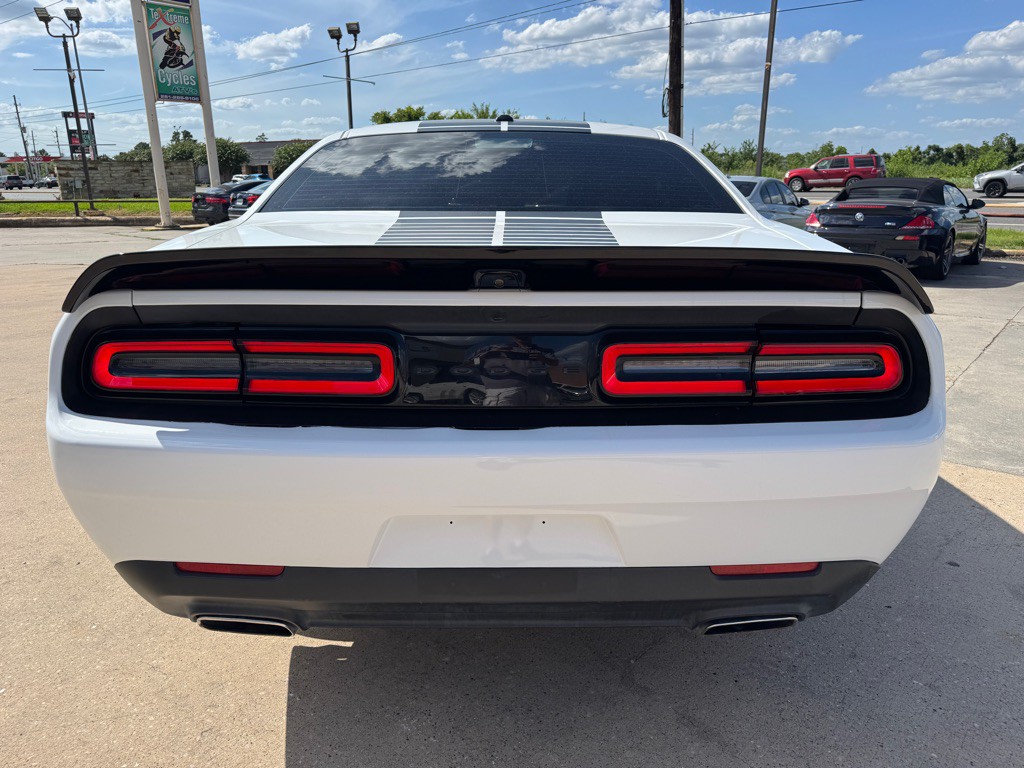 2022 Dodge Challenger Image 10