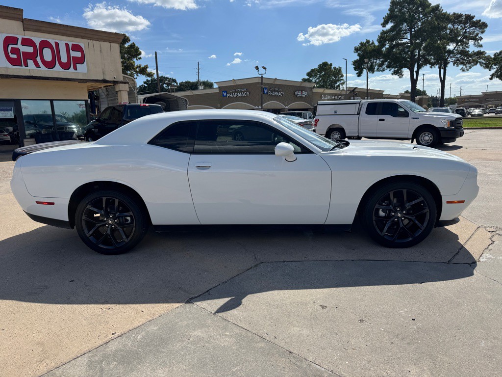 2022 Dodge Challenger Image 12