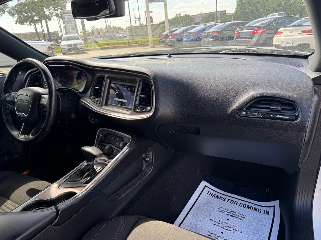 2022 Dodge Challenger Image 17