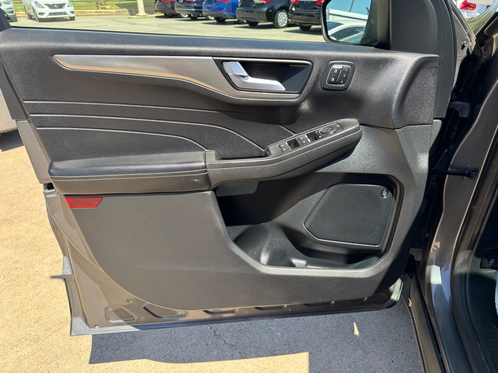 2021 Ford Escape Image 25