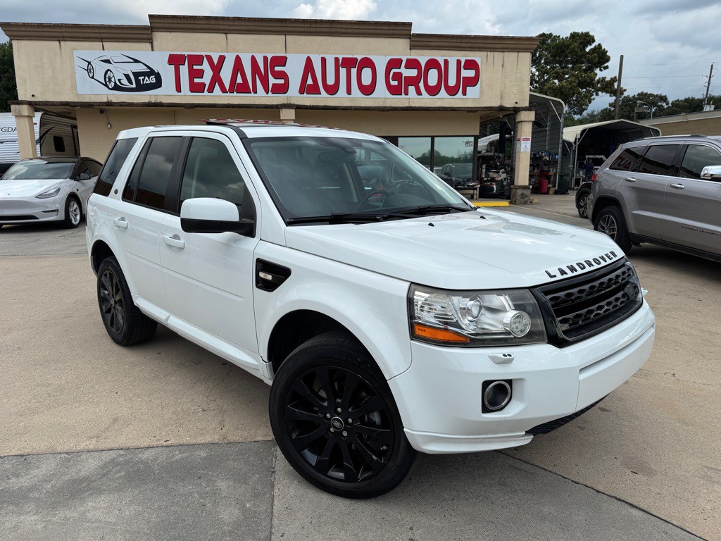 2015 Land Rover LR2 Image 1