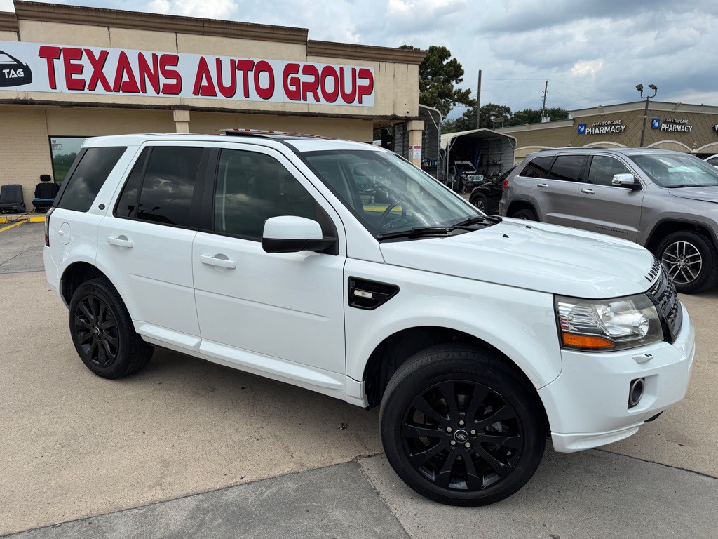 2015 Land Rover LR2 Image 2