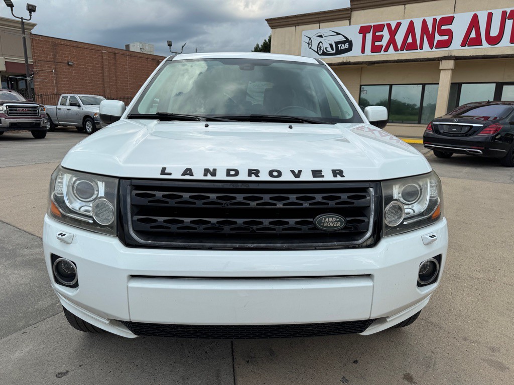 2015 Land Rover LR2 Image 4